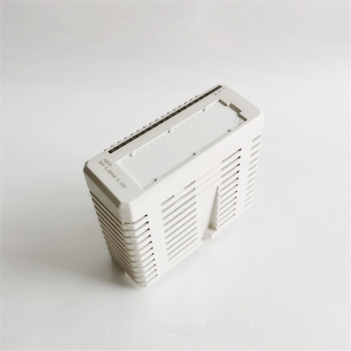 وحدة الإخراج التناظرية ABB AO650