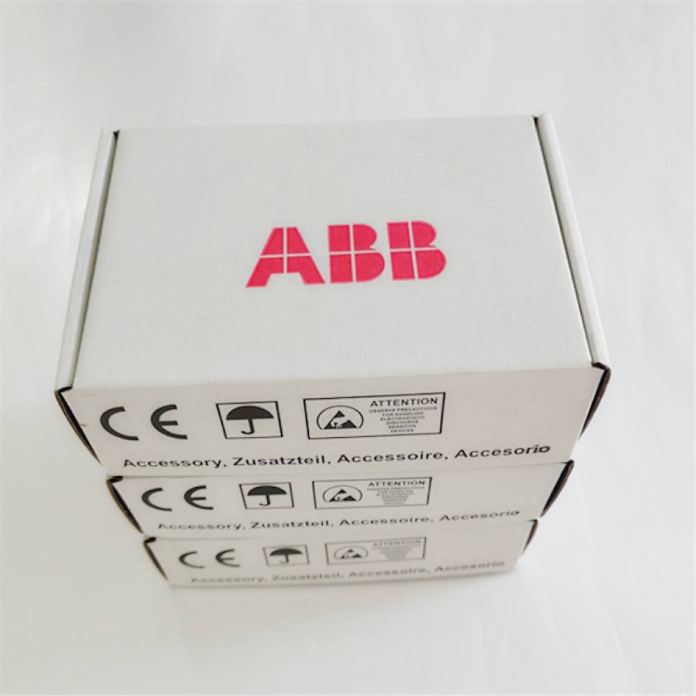 ABB DO814 3BUR001455R1 وحدة الإخراج الرقمي ABB